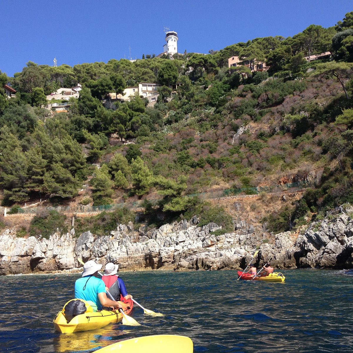 Explorer Saint-Jean-Cap-Ferrat en kayak : nature, calme et panoramas exceptionnels